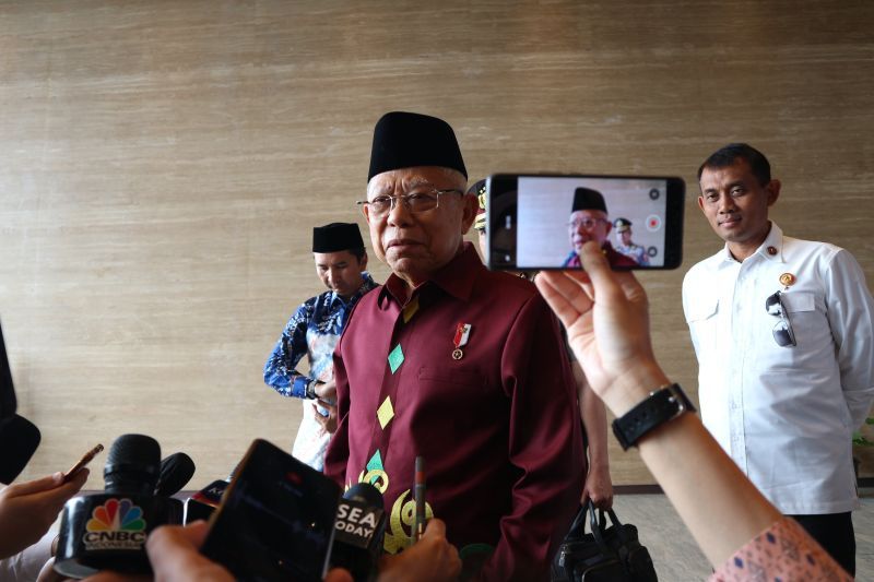 Wakil Presiden Ma'ruf Amin memberikan keterangan kepada wartawan di Istana Garuda, Ibu Kota Nusantara (IKN), Jumat (13/9/2024). ANTARA/Rangga Pandu Asmara Jingga