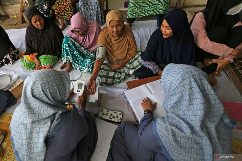 Strategi Menjaga Kesehatan Lansia dengan Nutrisi dan Aktivitas Fisik