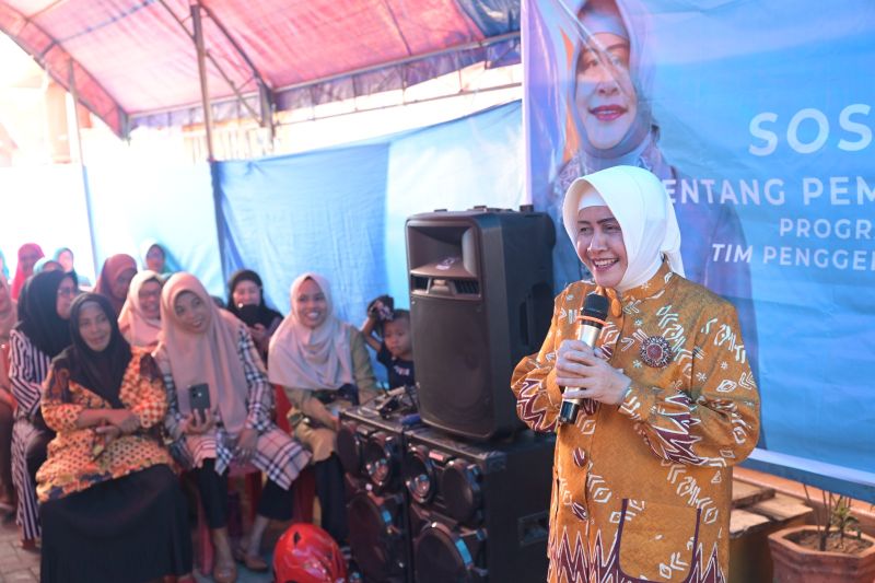 Ketua PKK Makassar Indira Jusuf Ismail saat memberikan sosialisasi pemberian ASI eksklisif di Makassar, Jumat (13/09/2024). ANTARA/HO-Humas Pemkot Makassar
