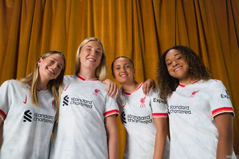 Liverpool Luncurkan Jersey Ketiga Rayakan Pemberdayaan Perempuan