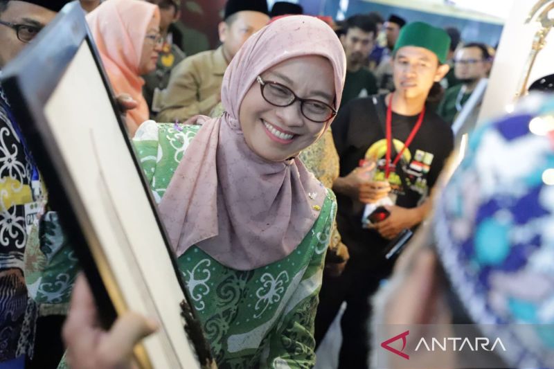 Sekretaris Daerah (Sekda) Kalimantan Timur (Kaltim) yang juga Ketua Panitia Musabaqah Tilawatil Qur'an Nasional (MTQN) ke-30 Tahun 2024, Sri Wahyuni saat meninjau gelaran tersebut di Samarinda, Kalimantan Timur. (ANTARA/HO-Panitia MTQN ke-30)
