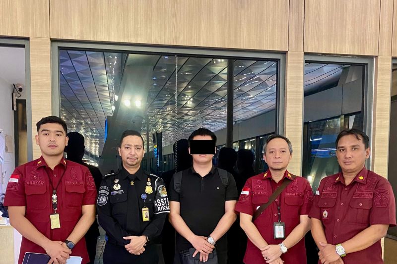 Kantor Imigrasi Palangka Raya Deportasi WNA China karena Pelanggaran