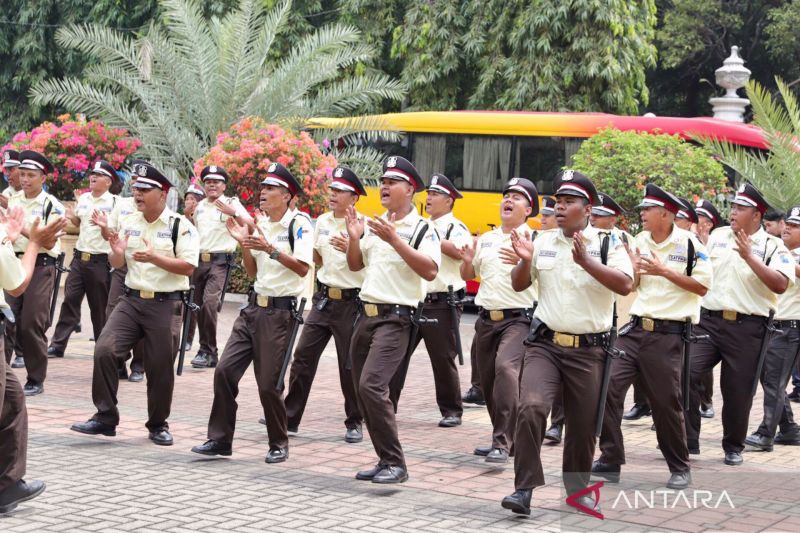 Pelatihan tenaga satuan pengamanan (satpam) yang diselenggarakan Suku Dinas Tenaga Kerja, Transmigrasi dan Energi (Nakertransgi) Jakarta Pusat di Kantor Wali Kota Jakarta Pusat, Kamis (12/9/2024). (ANTARA/HO-Pemerintah Kota Jakarta Pusat)