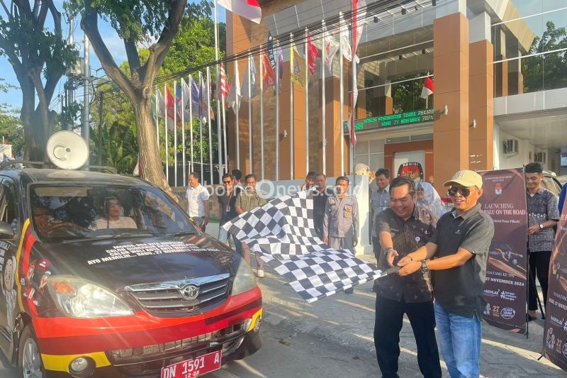 KPU Kota Palu meluncurkan mobil pintar Pemilu untuk meningkatkan partisipasi masyarakat di Palu, Jumat (13/9/2024). (ANTARA/HO-Dhila)