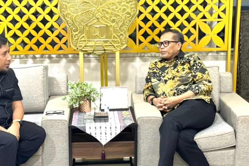 PJ Bupati Bangkep Ihsan Basir menemui Sekjen Kementerian PUPR M. Zainal Fatah di Jakarta, Jumat (13/9/2024). (ANTARA/HO-Diskominfo Banggai Kepulauan)