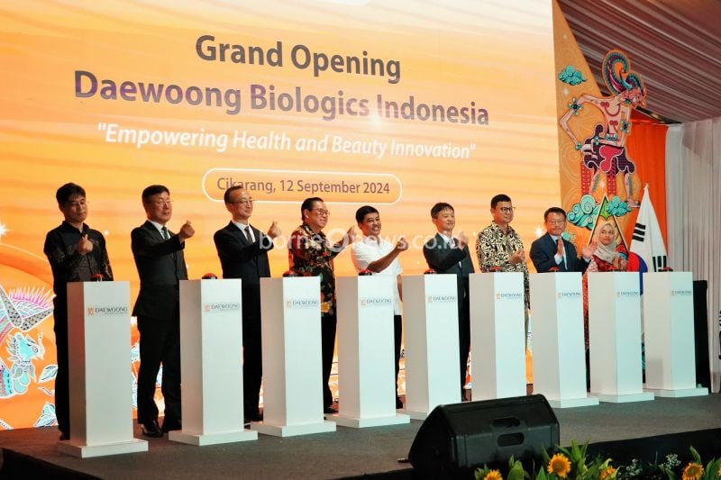 Wakil Menteri Kesehatan Dante Saksono Harbuwono dalam peresmian Daewoong Biologics Indonesia di Cikarang, Jawa Barat, Kamis (12/9/2024) ANTARA/HO - Kementerian Kesehatan RI