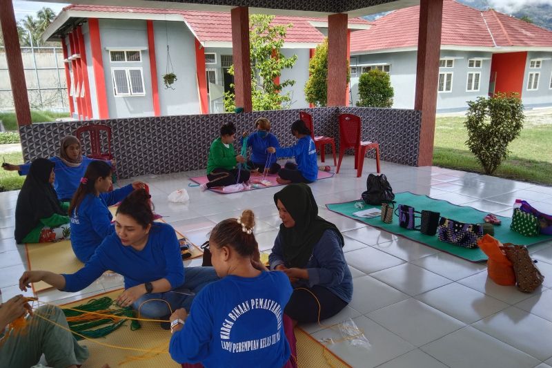 Pelatihan Merajut di Lapas Perempuan Palu Tingkatkan Kualitas Hidup Warga Binaan