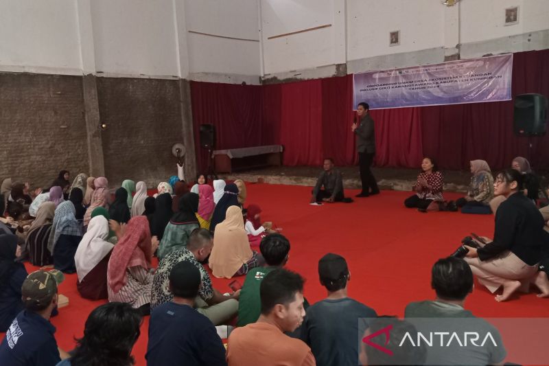 OJK Cirebon edukasi UMKM Kuningan hindari pinjol ilegal dan tingkatkan permodalan