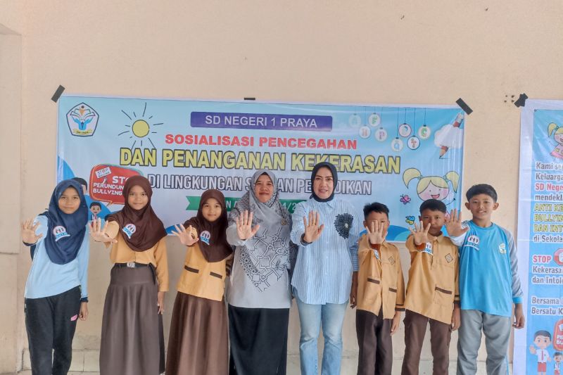 Polisi Lombok Tengah Sosialisasikan Pencegahan Bullying di Sekolah