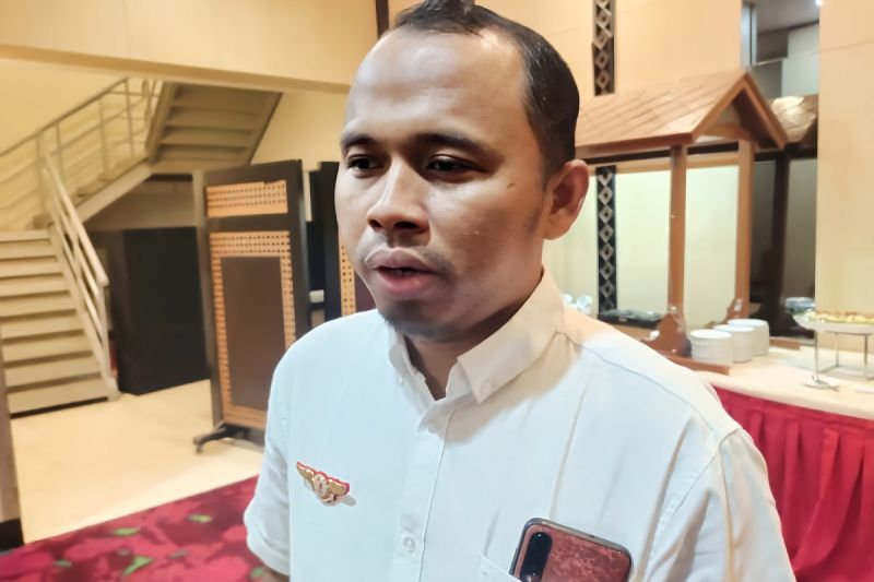 Koordinator Divisi Hukum dan Penyelesaian Sengketa Bawaslu Kota Bandarlampung Hasanuddin Alam. (ANTARA/Dian Hadiyatna)