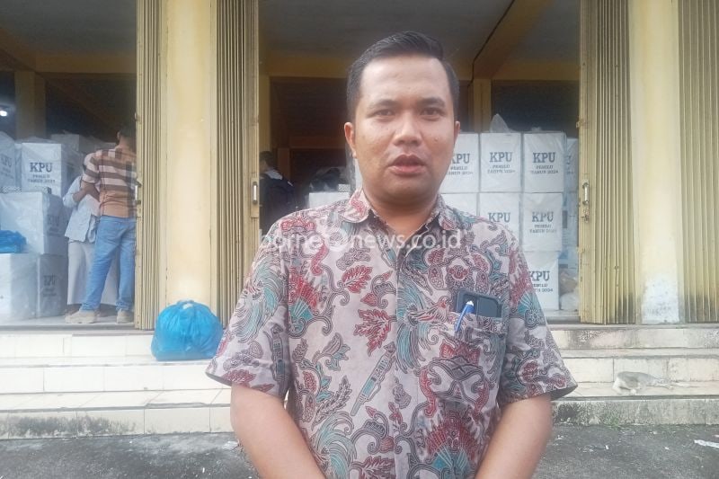 Ketua KPU Pasaman Barat Alfi Syahrin. KPU setempat mulai menyiapkan langkah-langkah antisipasi menyikapi gangguan cuaca saat Pilkada 2024. ANTARA/Altas Maulana.