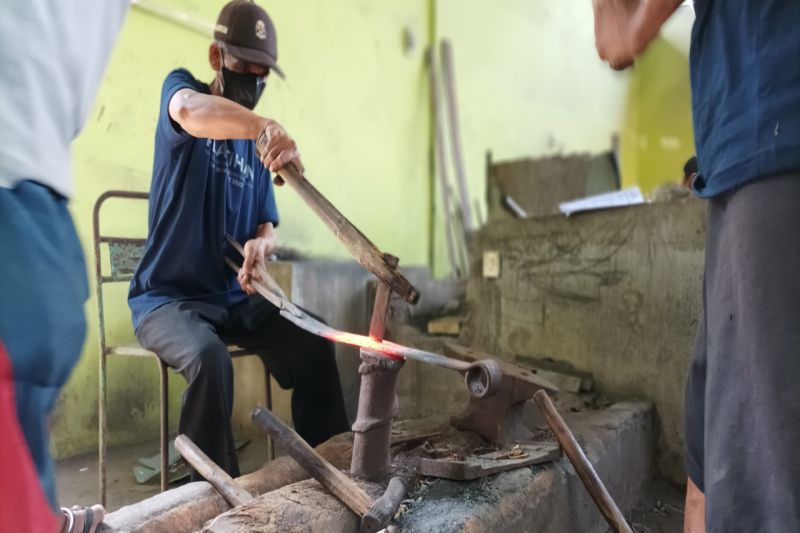 Pelatihan Kerajinan Pandai Besi, Dukung Pelestarian Budaya Jawa