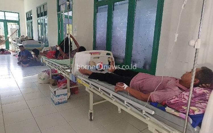 31 Warga Desa Suka Makmur Jalani Perawatan Intensif di RSUD Hanau Akibat Keracunan