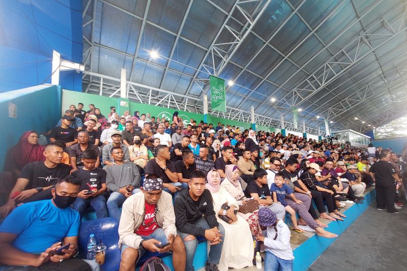 Antusiasme Penonton Meningkat di Perlombaan Renang PON 2024