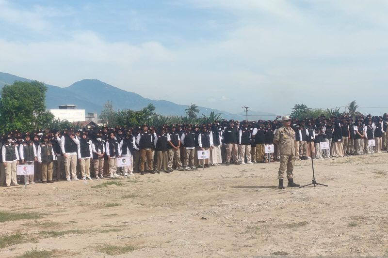Bawaslu Sulteng menggelar apel siaga pengawasan Pemilihan Kepala Daerah Tahun 2024 di lapangan Undata Lama, Kota Palu, Sabtu (14/9/2024). (ANTARA/Fauzi Lamboka)
