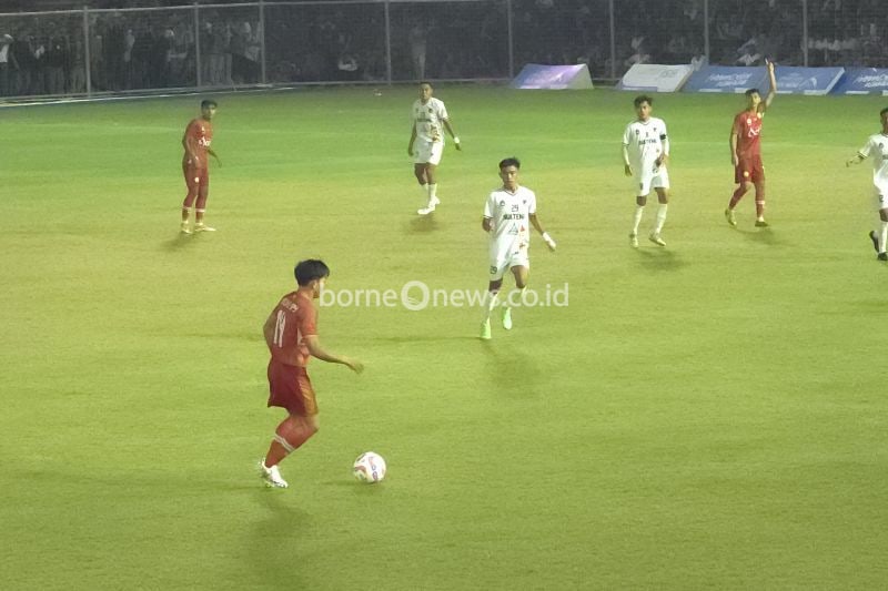 Pertandingan perempat final sepakbola putra antara Aceh vs Sulteng yang berlangsung di Stadion Dimurthala, Banda Aceh pada Sabtu (14/9/2024). ANTARA/Hendri Sukma Indrawan