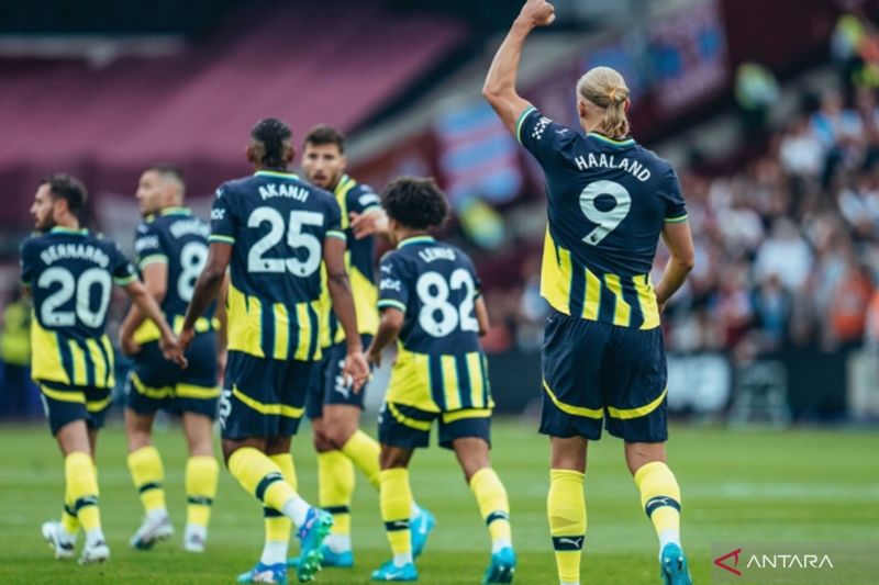 Arsip - Penyerang Manchester City Erling Haaland (9) merayakan keberhasilannya mencetak gol pada pertandingan kontra West Ham pada pekan ketiga Liga Inggris di Stadion London, London, Sabtu (31/8/2024). (HO-Manchester City/www.mancity.com) (HO-Manchester City/www.mancity.c)