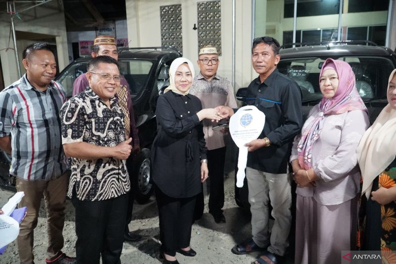 Bantuan Mobil Angkutan Barang Diterima Dua Desa di Gorontalo Utara
