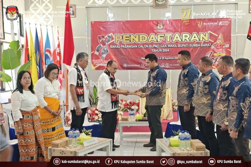 Pendaftaran salah satu calon bupati dan wakil bupati di KPU Sumba Barat. ANTARA/Ho-KPU Sumba Barat.
