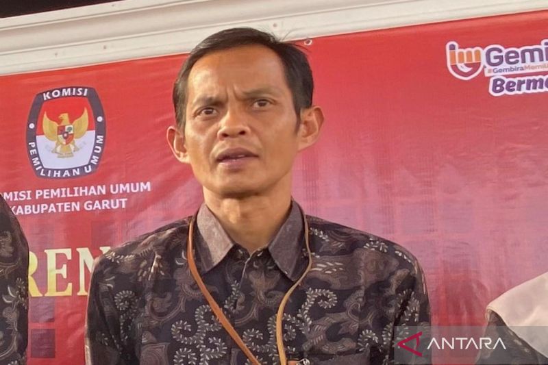 Komisioner Divisi Teknis Penyelenggaraan KPU Kabupaten Garut, Dedi Rosadi. (ANTARA/Feri Purnama)