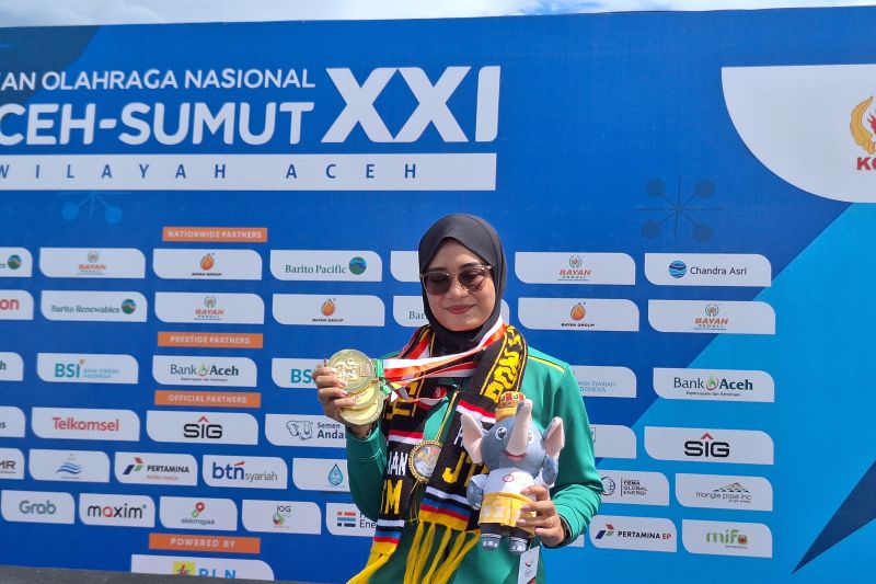 Diananda Choirunisa Persembahkan Tiga Emas PON untuk Buah Hati
