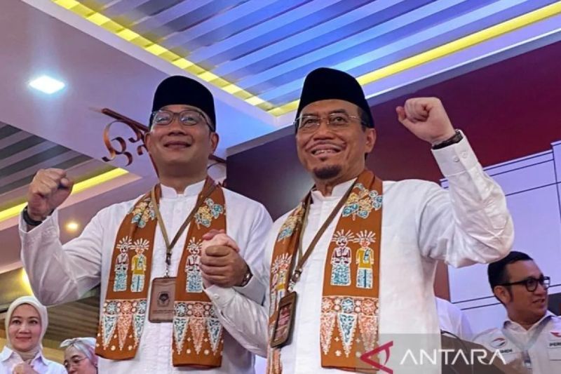 Pasangan bakal calon gubernur dan wakil gubernur (cagub-cawagub) DKI Jakarta Ridwan Kamil-Suswono di Kantor KPU DKI, Jakarta, Rabu (28/8/2024). ANTARA/Luthfia Miranda Putri/aa.