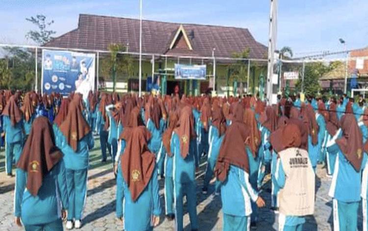 Dinkes Pulpis bersama MAN 1 Plus Keterampilan dan MTsN 1 Gelar Aksi Bergizi