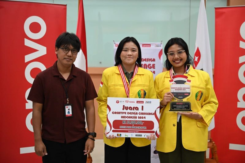 Mahasiswa Program Studi (Prodi) Penyiaran Multimedia di Program Pendidikan Vokasi Universitas Indonesia (UI), Claudia Sesa dan Davina Aurelia,
menyabet gelar juara 1 pada Creative Design Challenge (CDC) Indonesia 2024. (ANTARA/Humas UI)