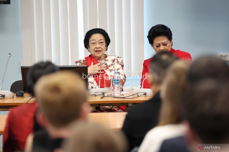 Megawati tegaskan komitmen Indonesia-Rusia hidup damai dan aktif