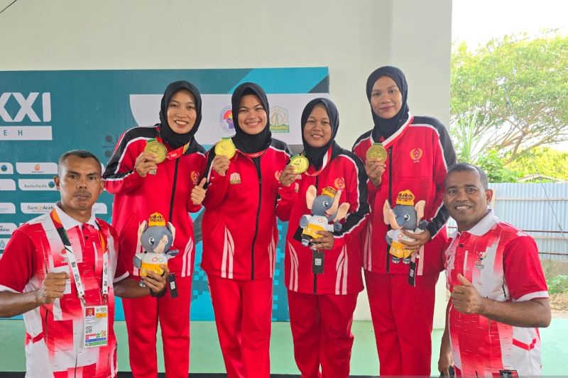 Kontingen Aceh menjadi juara umum PON XXI Aceh-Sumut 2025 cabang petanque. ANTARA/Hendri Sukma Indrawan