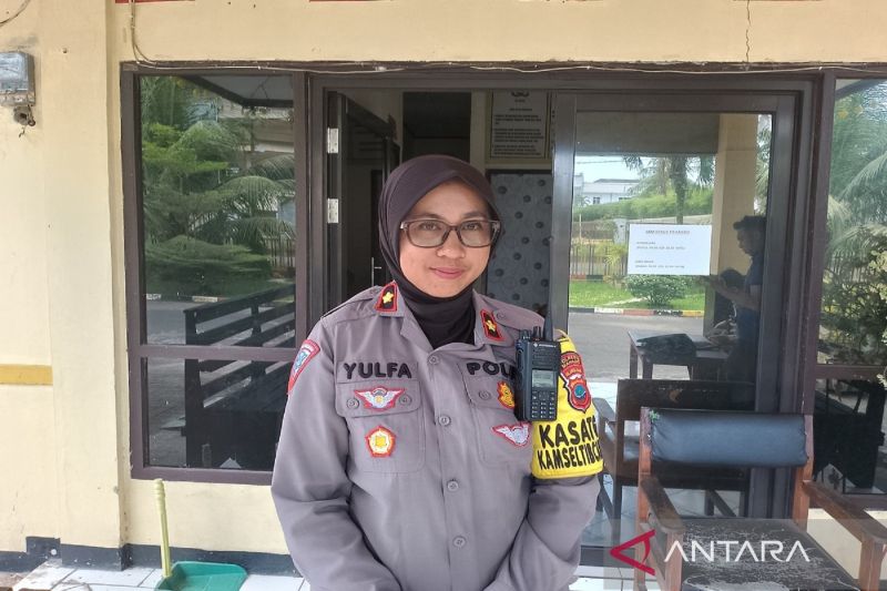 Kasat Lantas Polresta Manado Kompol Yulfa Irawati. ANTARA/Jorie Darondo