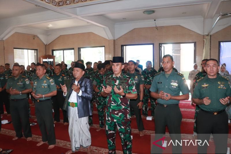 Prajurit TNI Diajak Teladani Akhlak Rasulullah di Maulid Nabi