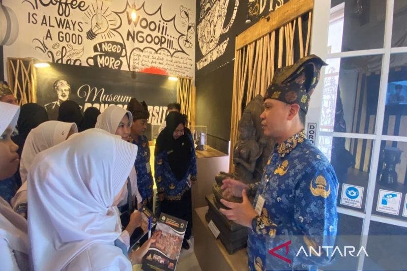 Pameran Tematik Museum Ranggawarsita Edukasi Pelajar Batang