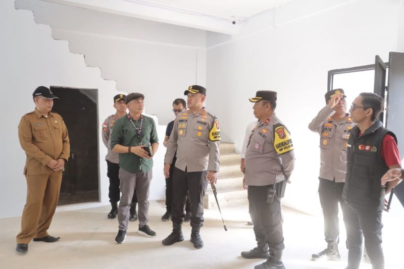 Kapolres Karimun Tinjau Keamanan Gudang Logistik Pilkada 2024
