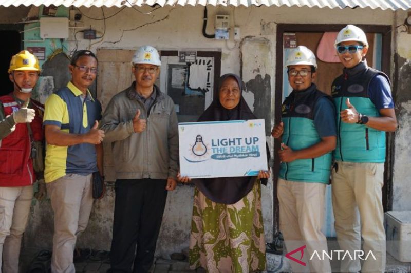 PLN NTB Berikan Sambungan Listrik Gratis bagi Masyarakat Kurang Mampu