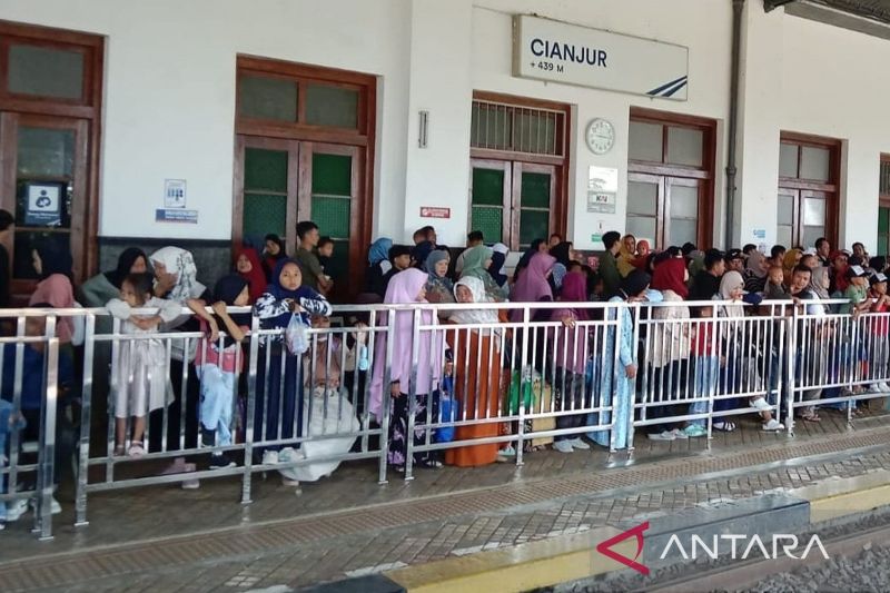 Peningkatan 28,3 persen Penumpang KA Siliwangi Selama Libur Panjang