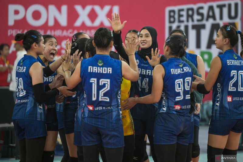 Tim bola voli putri Jawa Barat. ANTARA FOTO/Fauzan/rwa.