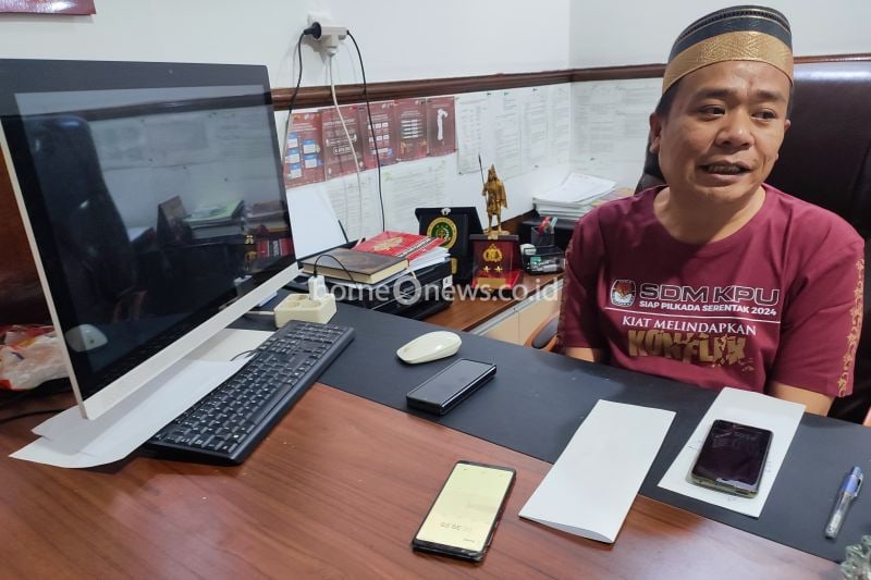 Ketua Komisi Pemilihan Umum (KPU) Provinsi Sulawesi Selatan Hasbullah. ANTARA/Darwin Fatir.