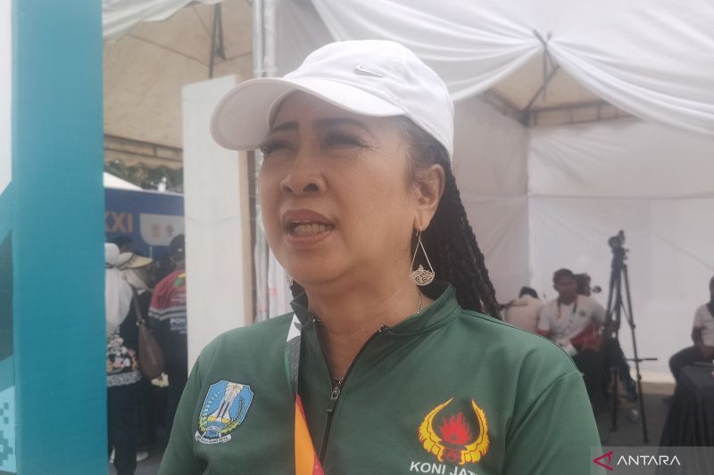 Peraih medali perak cabang olahraga panahan Olimpiade Seoul 1988, Lilies Handayani. ANTARA/Risky Syukur