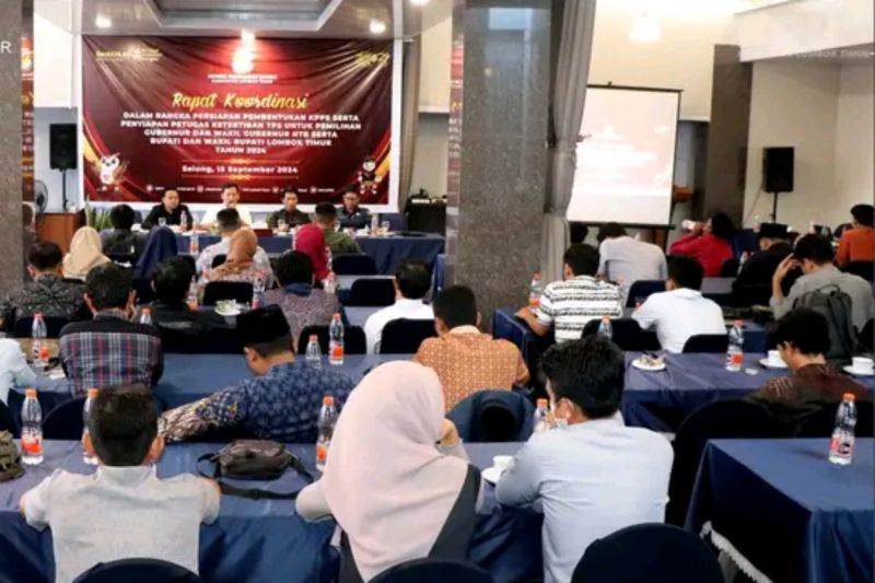 Acara rapat persiapan pembentukan anggota KPPS yang dilaksanakan KPU Lombok Timur, Provinsi NTB beberapa waktu lalu. (ANTARA/HO-Humas KPU Lombok Timur)