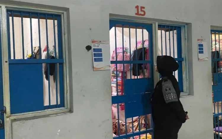 Karupam Lapas Perempuan Palangka Raya Rutin Kontrol Blok Hunian untuk Jaga Keamanan dan Ketertiban