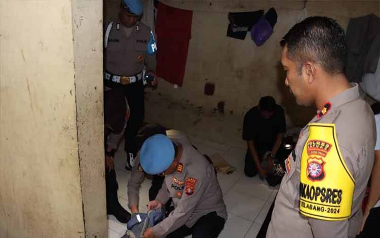 Wakapolres Pimpin Penggeledahan Rutan Polres Kapuas, Ini Hasilnya
