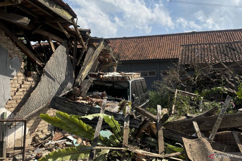 Gempa M5.0 di Bandung, 700 Rumah Rusak dan 82 Korban Luka