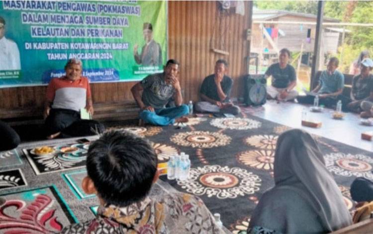 Kegiatan sosialisasi yang digelar DKP Provinsi dan DPKP Kobar kepada Pokmaswas Baru. (Foto : ISTIMEWA)