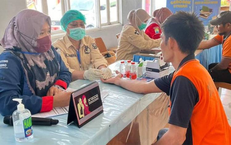 Kegiatan screening HIV AIDS bagi WBP Rutan Kapuas, Rabu, 18 September 2024. (FOTO: IST)
