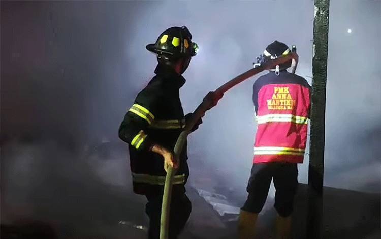 Rumah Kosong di Palangka Raya Ludes Terbakar
