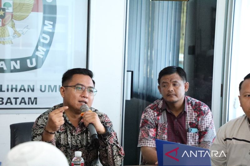 Ketua Divisi Perencanaan, Data, dan Informasi KPU Kota Batam Adri Wislawawan (ANTARA/HO-KPU Batam)