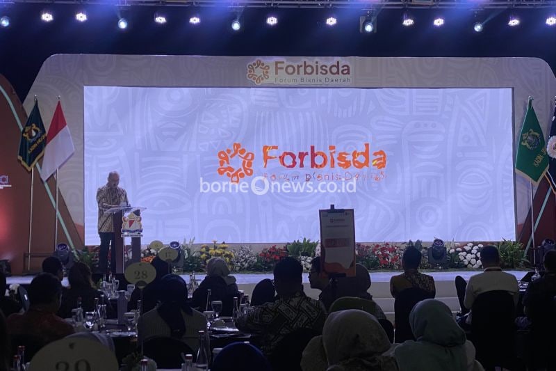 Penjabat Sekretaris Daerah Jawa Timur Bobby Soemiarsono dalam Forum Bisnis Daerah oleh Kadin Jawa Timur di Surabaya, Jawa Timur, Kamis (19/9/2024). (ANTARA/Astrid Faidlatul Habibah)