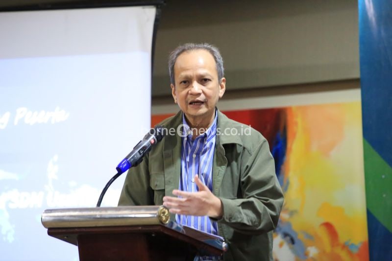 Deputi Bidang Usaha Mikro Kemenkop UKM Yulius saat membuka pelatihan Pengembangan Kapasitas SDM Usaha Mikro Bidang Manajerial dengan Skema Berjenjang Level 3 di Semarang, Rabu (18/9/2024). ANTARA/HO-Kemenkop UKM