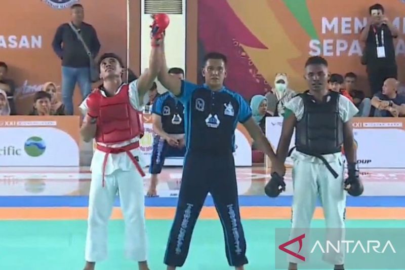 Atlet tarung derajat Nusa Tenggara Barat (NTB) berhasil meraih dua mefali emas di PON XXI Aceh-Sumut 2024, Kamis (19/9/2024). (ANTARA/KONI NTB).